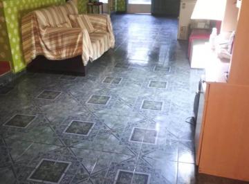 Casa de 10 ambientes, La Boca · Casa en Terreno Propio con Cochera - Patio y Terraza en Venta Barrio La Boca
