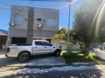 Casa de 4 ambientes, Lanús · Casa con 2 Dorm. en Venta en Lanús Oeste