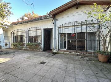 Casa · 100m² · 3 Ambientes · 2 Cocheras · Casa Tipo PH Al Fondo con Cochera y Verde