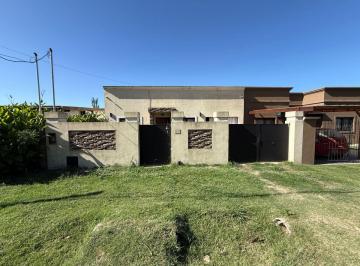 Casa de 4 ambientes, San Antonio de Areco · Hermosa Casa Moderna en Venta en Villa Lía, Tucumán 1245