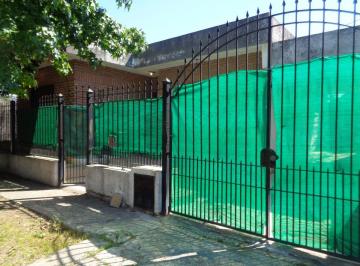 Casa de 5 ambientes, Almirante Brown · Alquiler de Casa en Burzaco: 3 Dorm. Patio, Garage 2 Autos, 2 Baños.