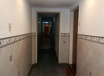 Departamento de 2 ambientes, Floresta · Bernaldes 1900 2 Amb 2do por Escalera