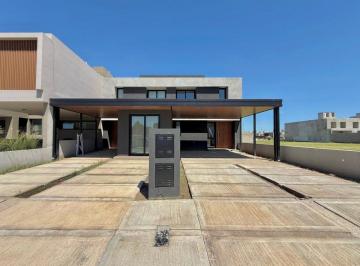 Casa de 5 ambientes, Córdoba · Venta Duplex Chacras Green Pileta 3 Dorm.