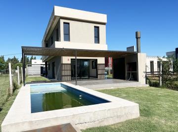 Casa · 150m² · 5 Ambientes · 2 Cocheras · Casa en Venta / 3/4 Dorm. - 489 E/ 133 y 134 - J. Gorina