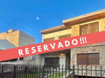 Casa de 6 ambientes, La Matanza · Casa 6 Amb + Dependencia + Escritorio // Las Heras 464