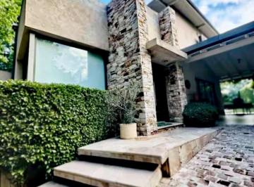 Casa · 298m² · 8 Ambientes · 2 Cocheras · Casa Amoblada en Alquiler - Lujan de Cuyo