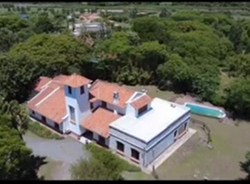 Casa · 400m² · 5 Ambientes · 6 Cocheras · Exc Casa 4 Dor Gge/qcho/asador/pileta Pioneros Al 500 Tipal