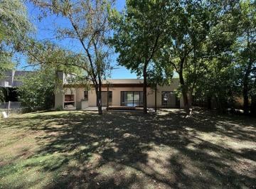 Casa · 175m² · 4 Ambientes · Casa en Venta en El Barrio San Matías, Escobar