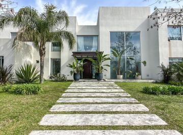 Casa · 555m² · 8 Ambientes · Casa en Venta en El Barrio Talar del Lago 2, Corredor Bancalari, Tigre