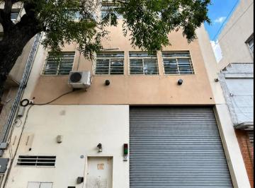Bodega-Galpón de 12 ambientes, Flores · Dueño Alquila, Excepcional Edificio Comercial