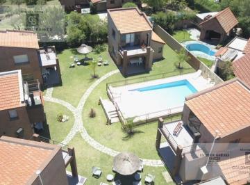 Hotel · 350m² · 9 Ambientes · 5 Cocheras · Venta Complejo de Cabañas Funcionando Centro de Merlo San Luis