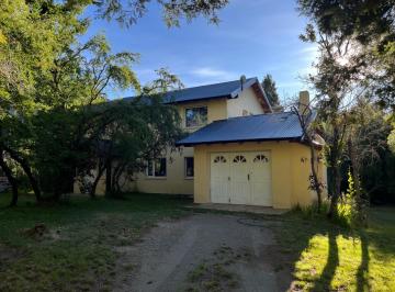 Casa de 4 ambientes, San Carlos de Bariloche · Casa Familiar en Villa Lago Gutierrez