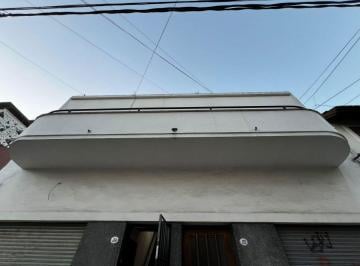 PH de 4 ambientes, La Matanza · Venta de PH en Ramos Mejia Al Frente con Balcon - 109 m² - Sin Expensas - Viamonte