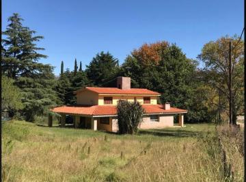 Casa de 5 ambientes, La Granja · Casa en La Granja, Oportunidad!