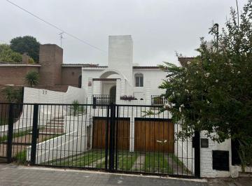 Casa de 10 ambientes, Córdoba · Casa en Alquiler a m de Nuñez