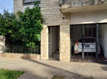 Casa · 90ha · 3 Ambientes · 1 Cochera · Casa en Venta - Barrio Echesortu