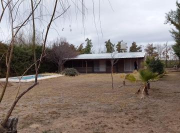 Casa · 84m² · 3 Ambientes · 3 Cocheras · Venta - Casa de Fin de Semana en B° Semiprivado Valle de Medrano - Carrizal