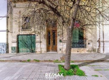 Casa · 160m² · 4 Ambientes · 1 Cochera · Hermosa Casa Antigua