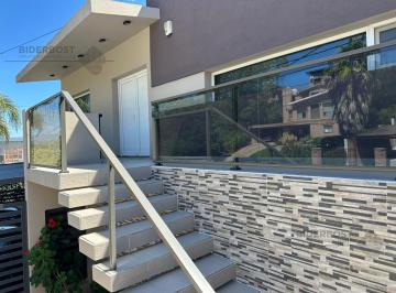 Casa · 270m² · 5 Ambientes · 3 Cocheras · Casa en Venta 3 Dorm. en Becciu