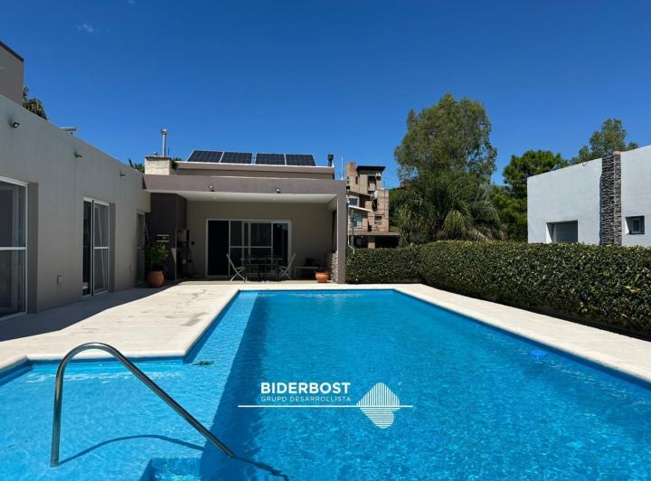 Casa · 270m² · 5 Ambientes · 3 Cocheras