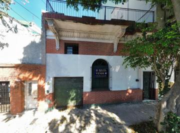 Casa · 143m² · 4 Ambientes · 1 Cochera · Casa a Remodelar en Boedo