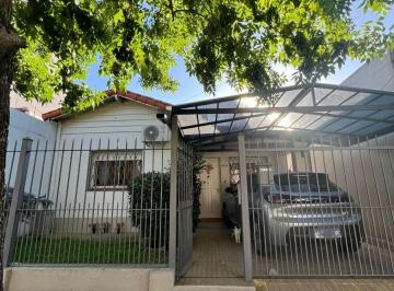 Casa de 3 ambientes, Berazategui · Casa en Berazategui C/ Jardín Remodelada