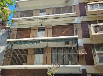 Departamento de 2 ambientes, Parque Centenario · 2 Ambientes con Patio - Mejor Que a Estrenar - Frente a Parque Centenario