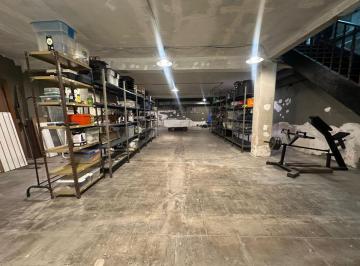 Local comercial de 8 ambientes, Flores · Local Comercial Sobre Lote de 382 m² en Venta en La Zona Comercial de Flores, Sótano y Oficinas