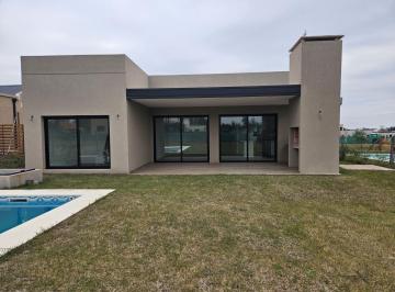 Casa · 133m² · 4 Ambientes · 2 Cocheras · Casa en Santa Elisa, Pilar del Este, 4 Ambientes Venta