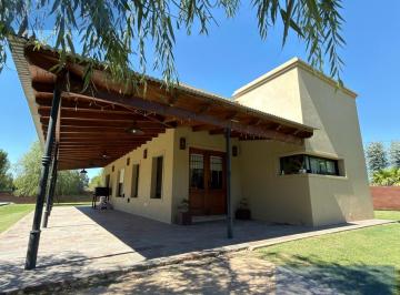 Casa · 100m² · 4 Ambientes · 1 Cochera · Casa - Saladillo