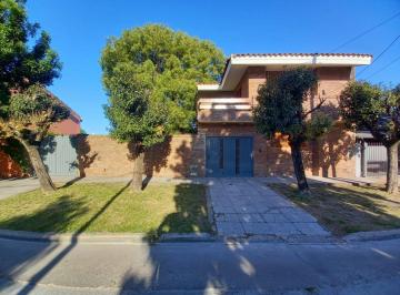 Casa de 4 ambientes, Ituzaingó · Casa 4 Ambientes con Parque en Ituzaingó