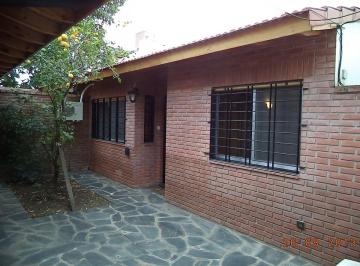 PH de 2 ambientes, Vicente López · Simpatiquisima Casita PH en Alquiler + Espacio Auto