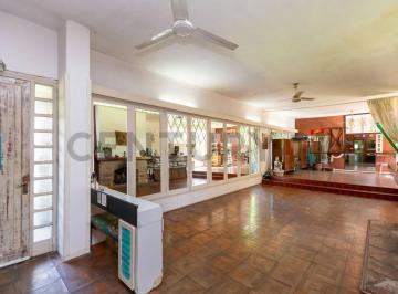 Casa · 250m² · 4 Ambientes · 3 Cocheras · Venta Casa 4 Amb C/ Dpto 2 Amb y Pileta - Permuta