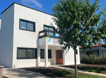 Casa · 224m² · 6 Ambientes · Casa en Venta en San Pablo, Pilar, G. B. a. Zona Norte