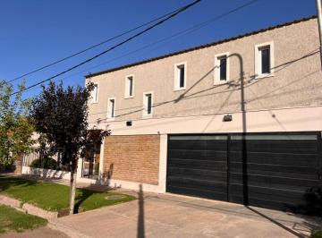 Casa de 7 ambientes, Luján de Cuyo · Gres Inmobiliaria Vende Hermosa Casa Natania 25 - Lujan de Cuyo