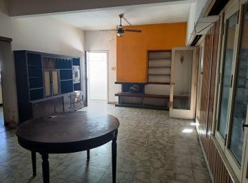 PH de 4 ambientes, Avellaneda · PH a m de Av Galicia, 3 Dorm, 2 Baños, 3 Patios
