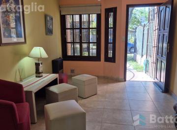 PH · 55m² · 4 Ambientes · 1 Cochera · Triplex con Cochera y Parrilla a Dos Cuadras del Mar en Costa Azul