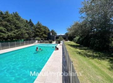 Casa · 220m² · 3 Ambientes · 2 Cocheras · Venta Casa con Piscina Cancha y Asador 5000 m² de Terreno con Escritura Falda del Carmen