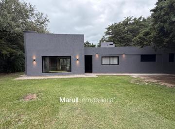 Casa · 220m² · 3 Ambientes · 2 Cocheras · Venta Casa con Piscina Cancha y Asador 5000 m² de Terreno con Escritura Falda del Carmen
