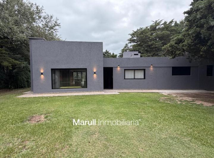 Casa · 220m² · 3 Ambientes · 2 Cocheras