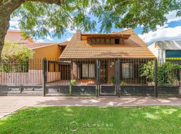 Casa · 200m² · 5 Ambientes · 3 Cocheras · Casa en Parque Luro