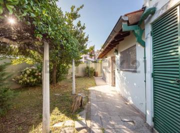 Casa · 147m² · 4 Ambientes · 1 Cochera · Casa 4 Amb C/jardín, Quincho y Garage Villa Bonich. Permuta - Posibilidad Financiación