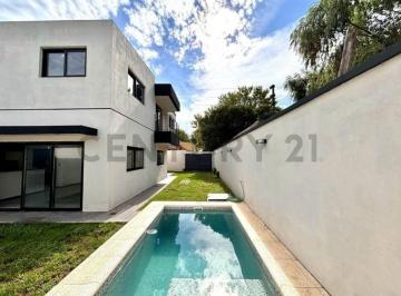 Casa · 154m² · 6 Ambientes · 2 Cocheras · Casa en Venta en City Bell