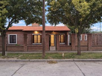Casa · 151m² · 5 Ambientes · 2 Cocheras · Venta Casa 3 Dorm.