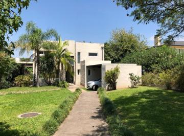 Casa · 1400m² · 5 Ambientes · 2 Cocheras · Casa en Country Las Yungas