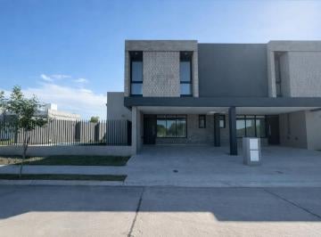 Casa · 180m² · 4 Ambientes · 2 Cocheras · Campo Chico | Dúplex 3 Dorm. a Estrenar con Pileta | Seguridad 24 Hs