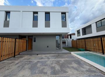 Casa · 160m² · 4 Ambientes · 1 Cochera · Casa en Manuel B Gonnet