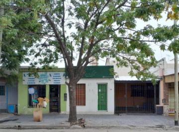 Casa de 7 ambientes, Córdoba · Se Vende Casa + 2 Locales Sobre Av Leartes