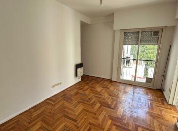 Departamento de 2 ambientes, Villa del Parque · Dos Ambientes Muy Luminoso en El Centro de Villa del Parque