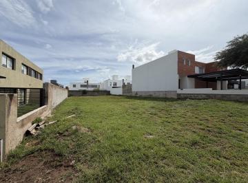 Terreno · 360m² · Terreno en Venta en Costas de Manantiales